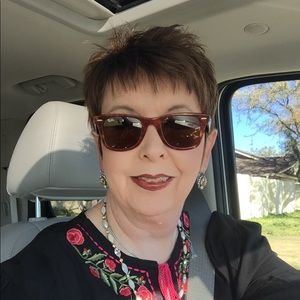 Meet your Posher, Christy